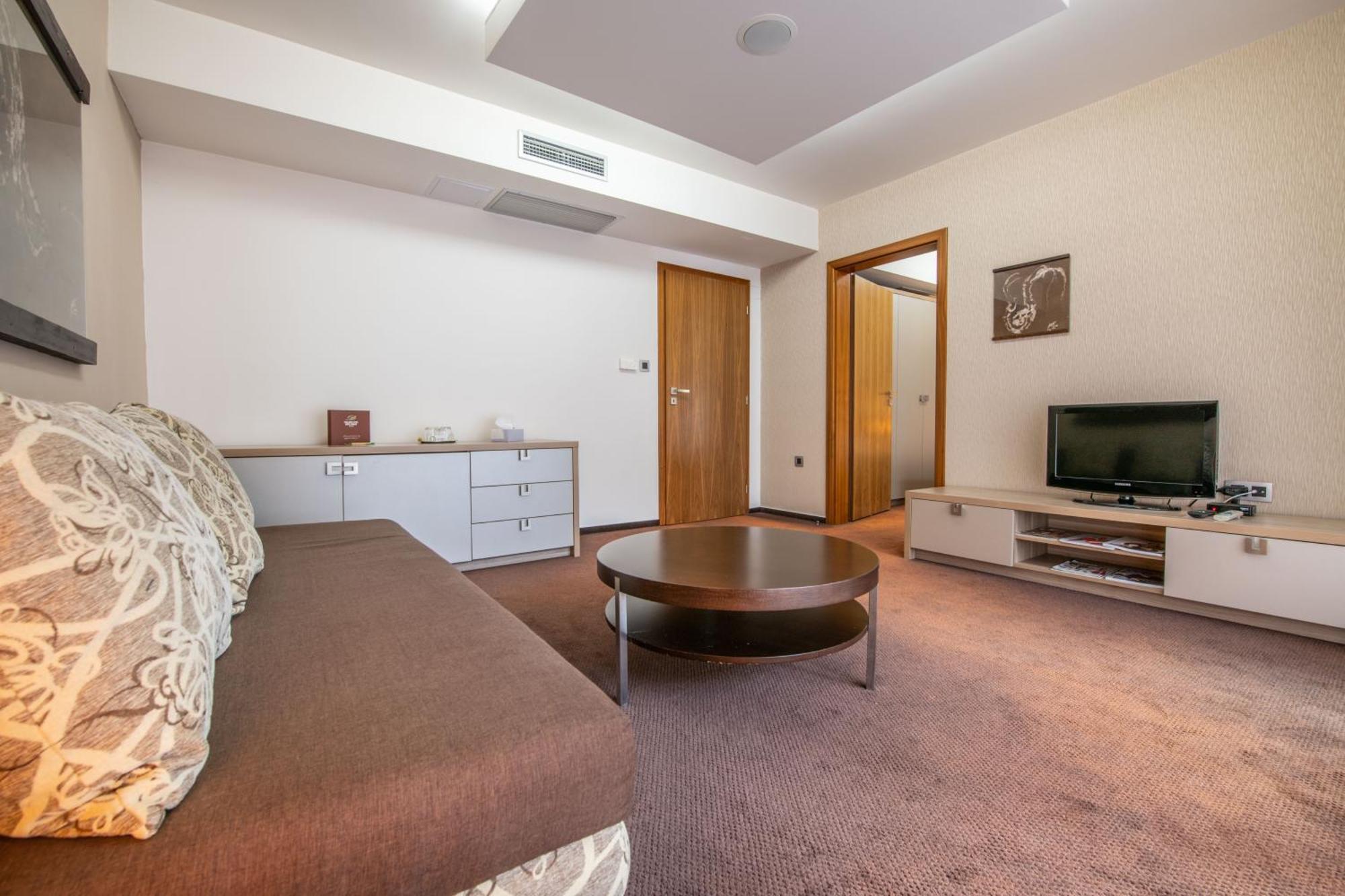 Wellness Hotel Diplomat Rajecké Teplice エクステリア 写真