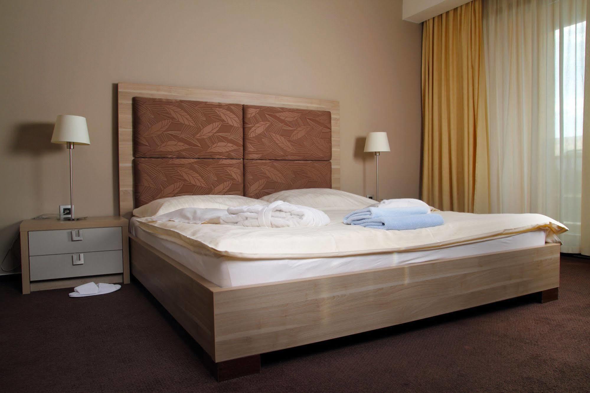 Wellness Hotel Diplomat Rajecké Teplice エクステリア 写真